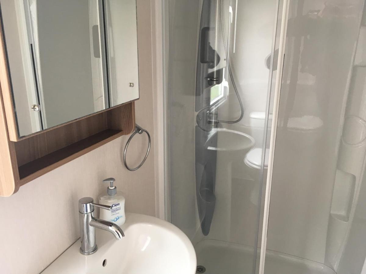 3 Bedroomed Caravan With Amazing Sea Views! Scarborough Exterior foto
